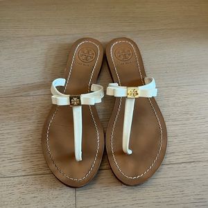 Tory Burch white leather t-strap sandals size 7